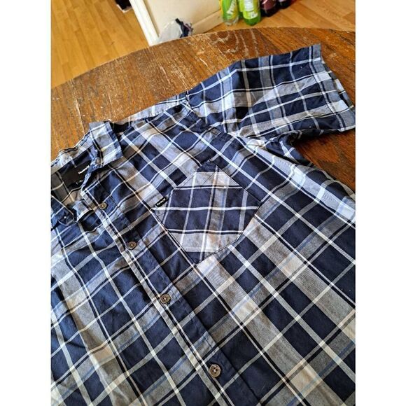 Large Hurley Short Sleeve Button Front Blue White Plaid Shirt with Pocket - Picture 2 of 3